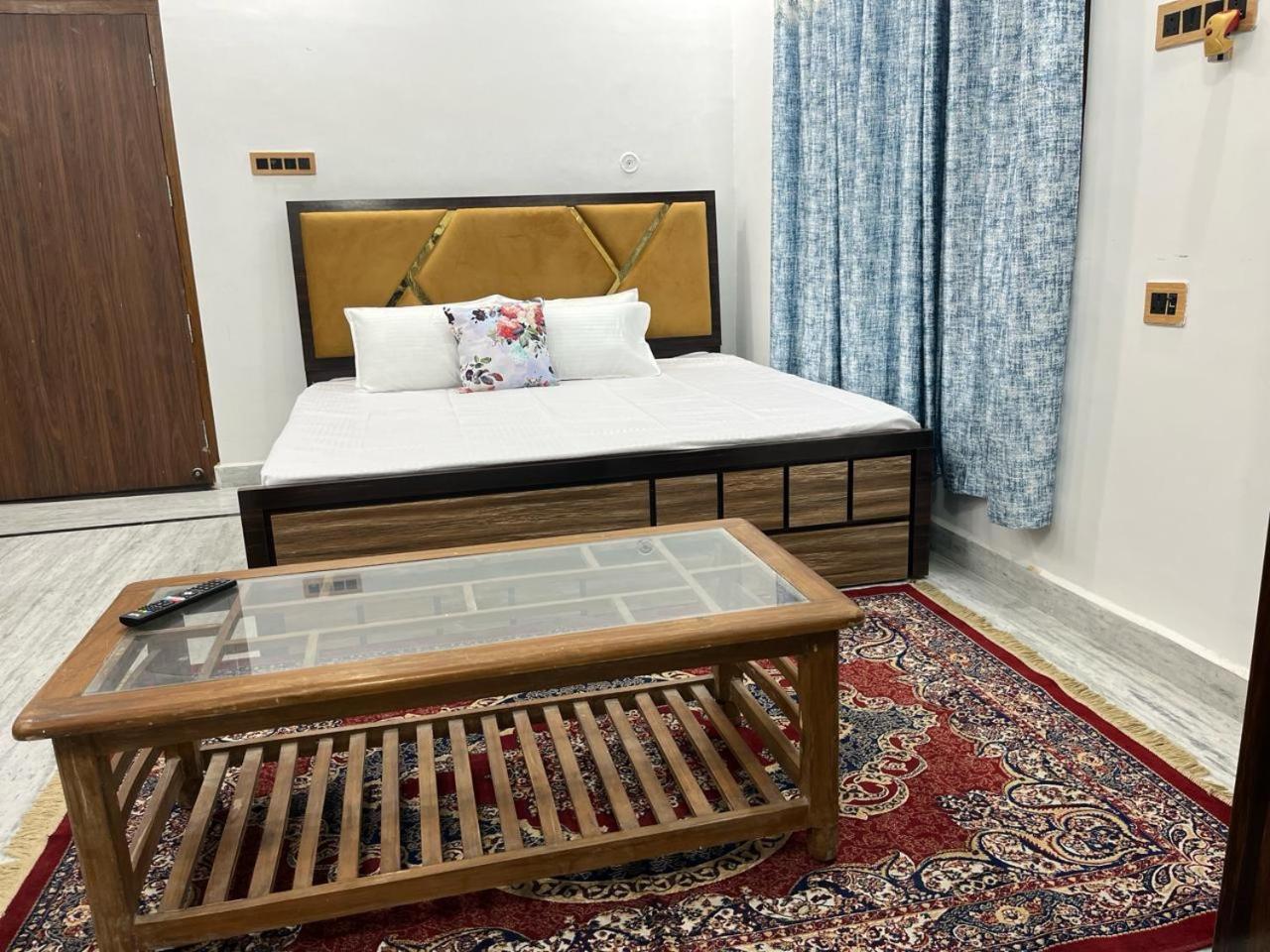 Shri Ram International Home Stay Ayodhya Экстерьер фото