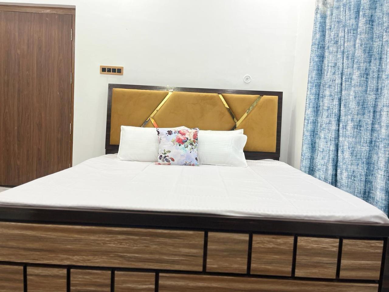 Shri Ram International Home Stay Ayodhya Экстерьер фото