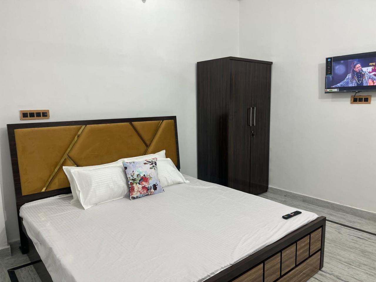 Shri Ram International Home Stay Ayodhya Экстерьер фото