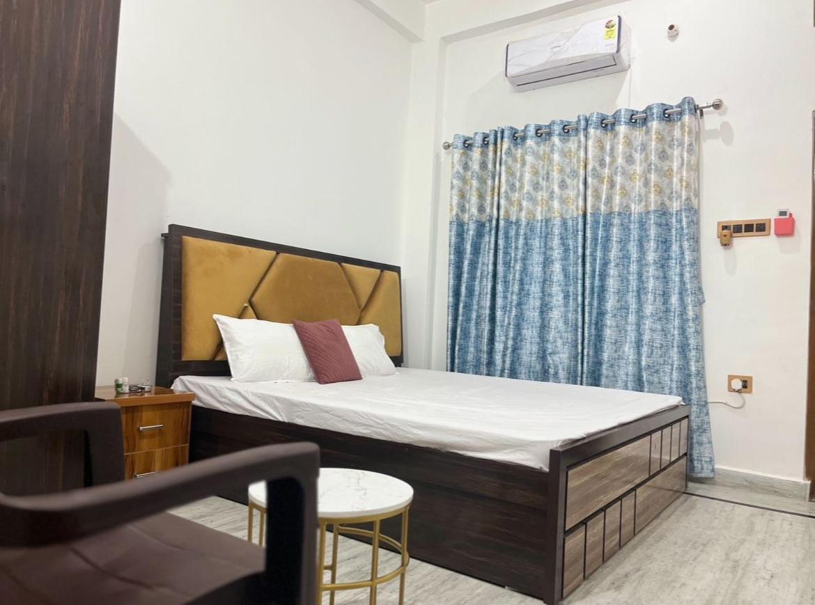Shri Ram International Home Stay Ayodhya Экстерьер фото