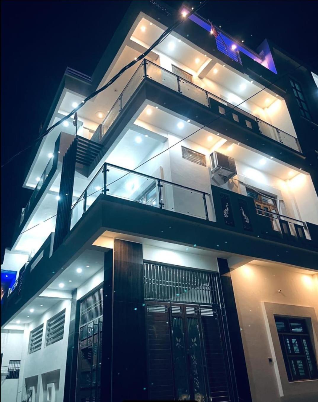 Shri Ram International Home Stay Ayodhya Экстерьер фото